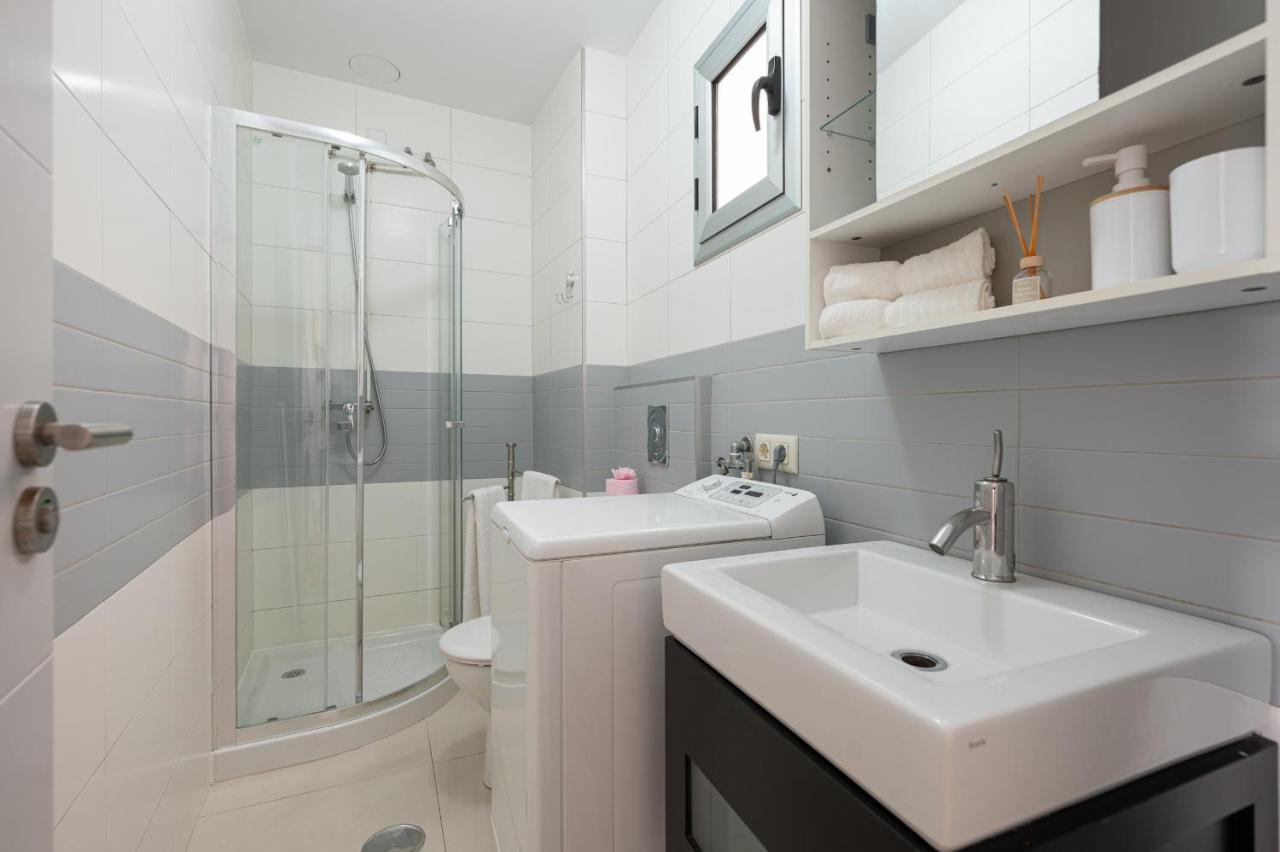 Homeforguest Two-Bedroom Apartment In The Heart Of Triana Las Palmas Exterior photo